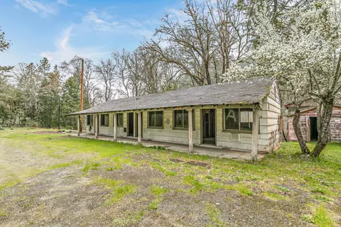 Exterior - 159 Bloom Rd, Wolf Creek, OR 97497 photo 5 of 9