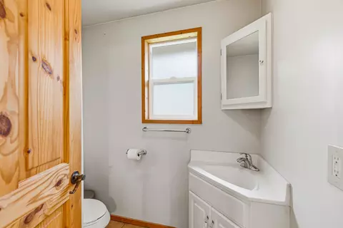 Bath - 159 Bloom Rd, Wolf Creek, OR 97497 photo 1 of 2