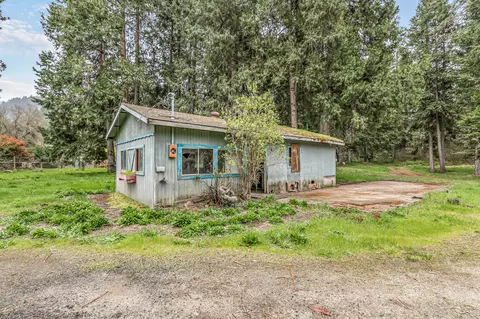 Exterior - 159 Bloom Rd, Wolf Creek, OR 97497 photo 8 of 9
