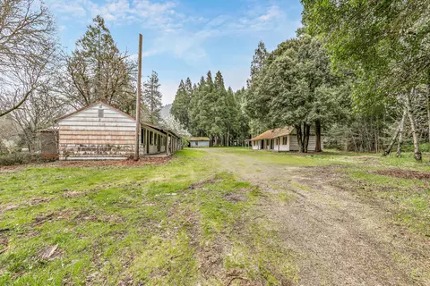 Exterior - 159 Bloom Rd, Wolf Creek, OR 97497 photo 2 of 9