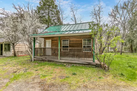 Exterior - 159 Bloom Rd, Wolf Creek, OR 97497 photo 7 of 9