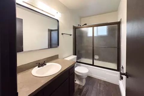 Bath - 101 Cascade Dr, Cave Junction, OR 97523 photo 1 of 2