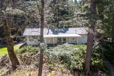 Exterior - 101 Cascade Dr, Cave Junction, OR 97523 photo 12 of 14