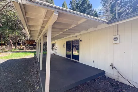 Exterior - 101 Cascade Dr, Cave Junction, OR 97523 photo 4 of 14