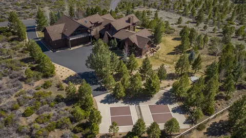 60985 Bachelor View Rd, Bend, OR 97702