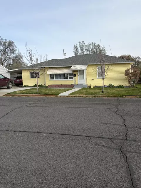 825 SE 7th St, Prineville, OR 97754