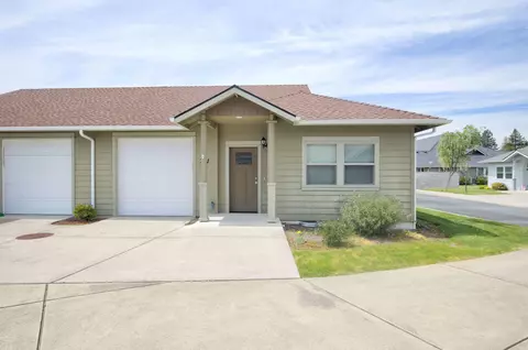 741 SW Kinsington Ct, Grants Pass, OR 97526