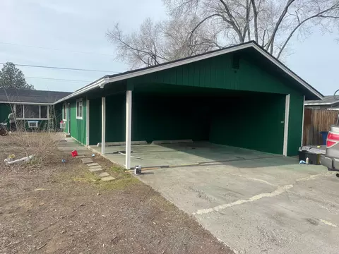 1227 SW 17th St #1227 & 1225, Redmond, OR 97756