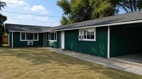 1227 SW 17th St #1227 & 1225, Redmond, OR 97756