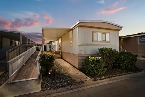 3555 S Pacific Hwy #SPC 143, Medford, OR 97501