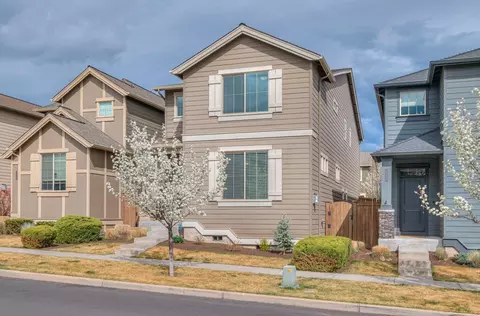 20798 NE Sierra Dr, Bend, OR 97701