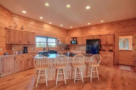 Kitchen - 10000 SW Lyons Dr, Culver, OR 97734 photo 3 of 3