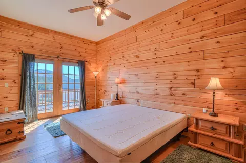 Bedroom - 10000 SW Lyons Dr, Culver, OR 97734 photo 3 of 4