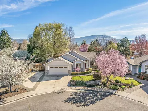 3524 Shawna Dr, Medford, OR 97504