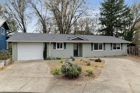 107 Marie Cir, Rogue River, OR 97537