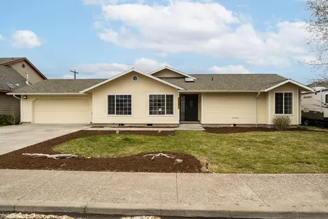 730 NW 19th Pl, Redmond, OR 97756