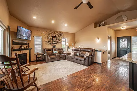 Living - 1050 Azure Way, Eagle Point, OR 97524 photo 1 of 1