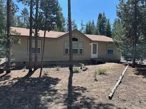 11736 Chinquapin Dr, Crescent Lake, OR 97733