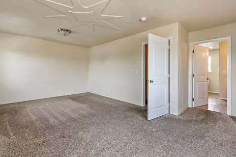 Bedroom - 450 Freeman Rd, Central Point, OR 97502 photo 2 of 6