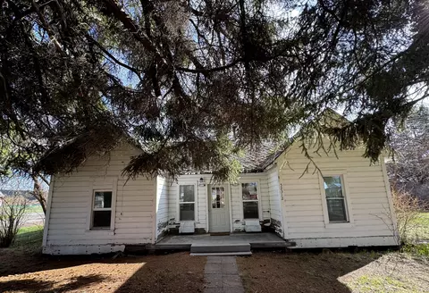 52312 5th St, Fort Klamath, OR 97626