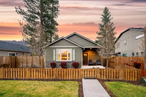 1680 W Mckinney Butte Rd, Sisters, OR 97759