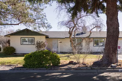 1830 SW 16th St, Redmond, OR 97756