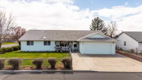 1122 NE Manzanita St, Prineville, OR 97754