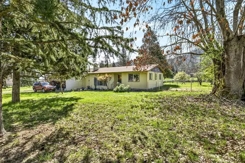 1971 Pioneer Rd, Talent, OR 97540