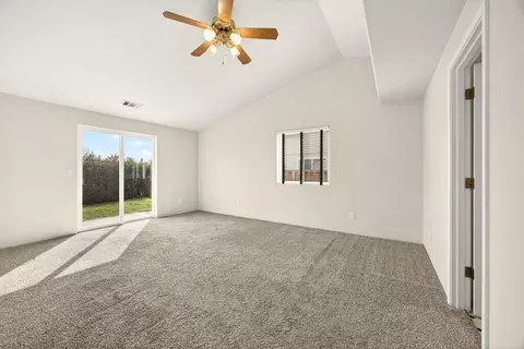 Living - 426 Westminster Dr, Eagle Point, OR 97524 photo 6 of 6