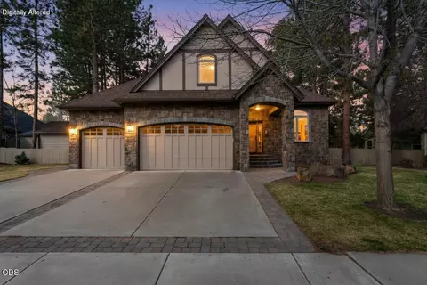60885 Oasis Pl, Bend, OR 97702