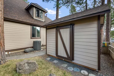 Exterior - 60885 Oasis Pl, Bend, OR 97702 photo 2 of 5