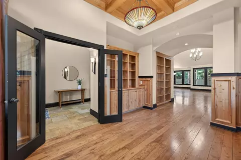 Entry Way - 60885 Oasis Pl, Bend, OR 97702 photo 1 of 2