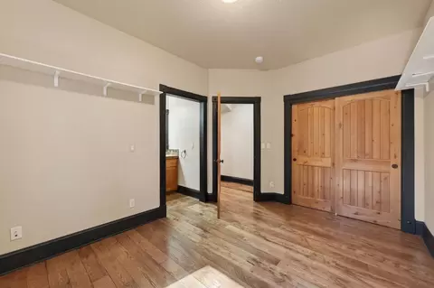 Bedroom - 60885 Oasis Pl, Bend, OR 97702 photo 6 of 6