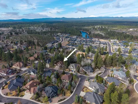 View/Area - 60885 Oasis Pl, Bend, OR 97702 photo 2 of 2