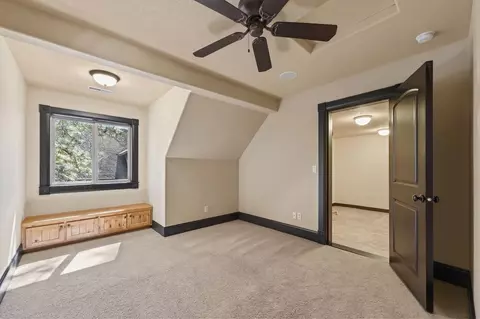 Bedroom - 60885 Oasis Pl, Bend, OR 97702 photo 4 of 6