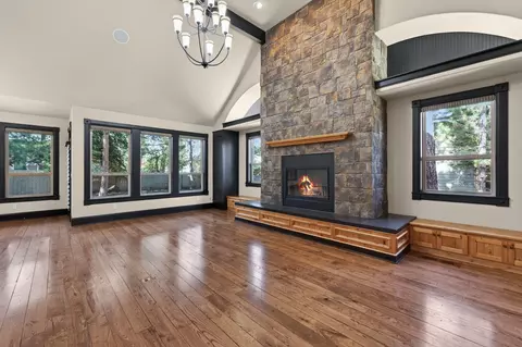 Living - 60885 Oasis Pl, Bend, OR 97702 photo 2 of 4