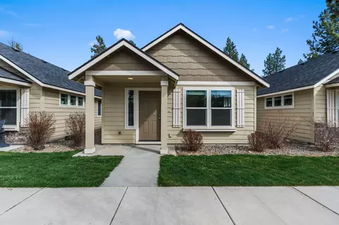 Exterior - 858 N Trinity Way, Sisters, OR 97759 photo 4 of 6