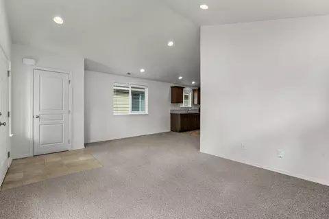 Living - 858 N Trinity Way, Sisters, OR 97759 photo 3 of 4