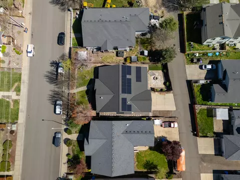 View/Area - 584 Barton Rd, Eagle Point, OR 97524 photo 4 of 5