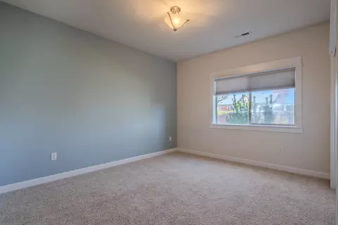 Bedroom - 584 Barton Rd, Eagle Point, OR 97524 photo 2 of 5
