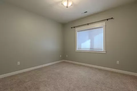 Bedroom - 584 Barton Rd, Eagle Point, OR 97524 photo 4 of 5