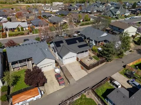 View/Area - 584 Barton Rd, Eagle Point, OR 97524 photo 3 of 5
