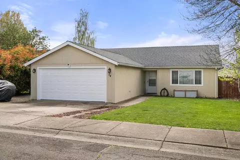 74 Eagle View Dr, Eagle Point, OR 97524
