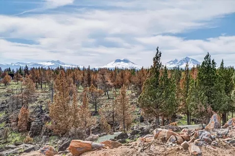 18070 Mountain View Rd, Sisters, OR 97759