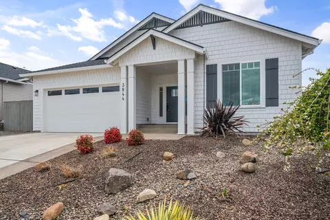 3844 Arena Dr, Medford, OR 97504