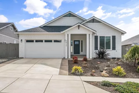 3844 Arena Dr, Medford, OR 97504