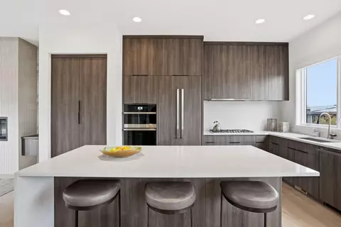 Kitchen - 207 SW Log Ct, Bend, OR 97702 photo 1 of 8
