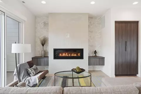 Living - 207 SW Log Ct, Bend, OR 97702 photo 1 of 4