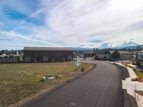 221 E Sun Ranch Dr, Sisters, OR 97759