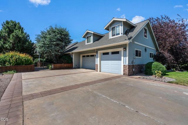 2922 SE Triangle Outfit Dr, Prineville, OR 97754